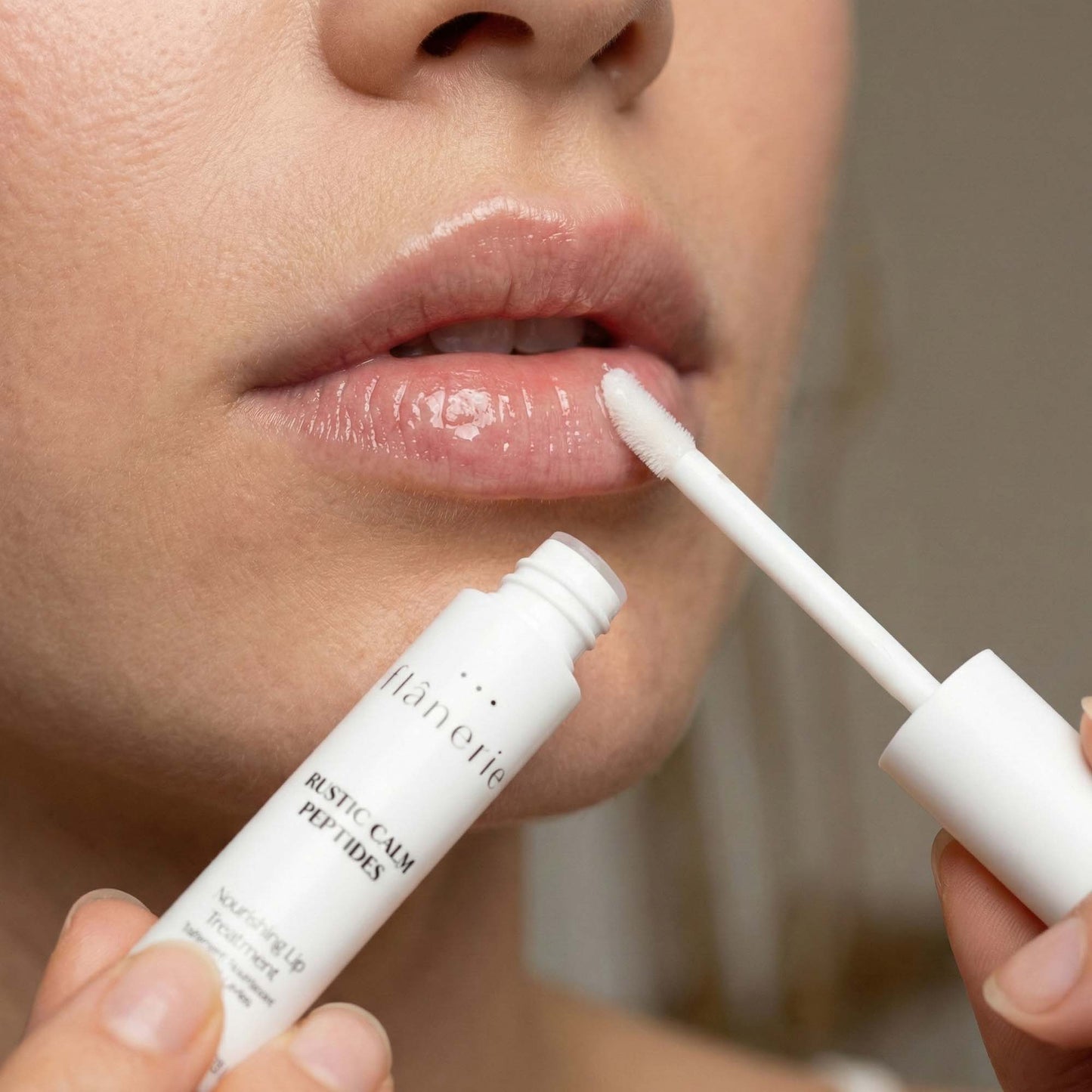 Besleyici Dudak Bakımı